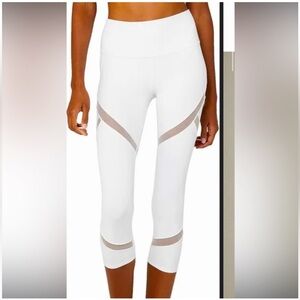 Alo Yoga White Capri Leggings Size Small